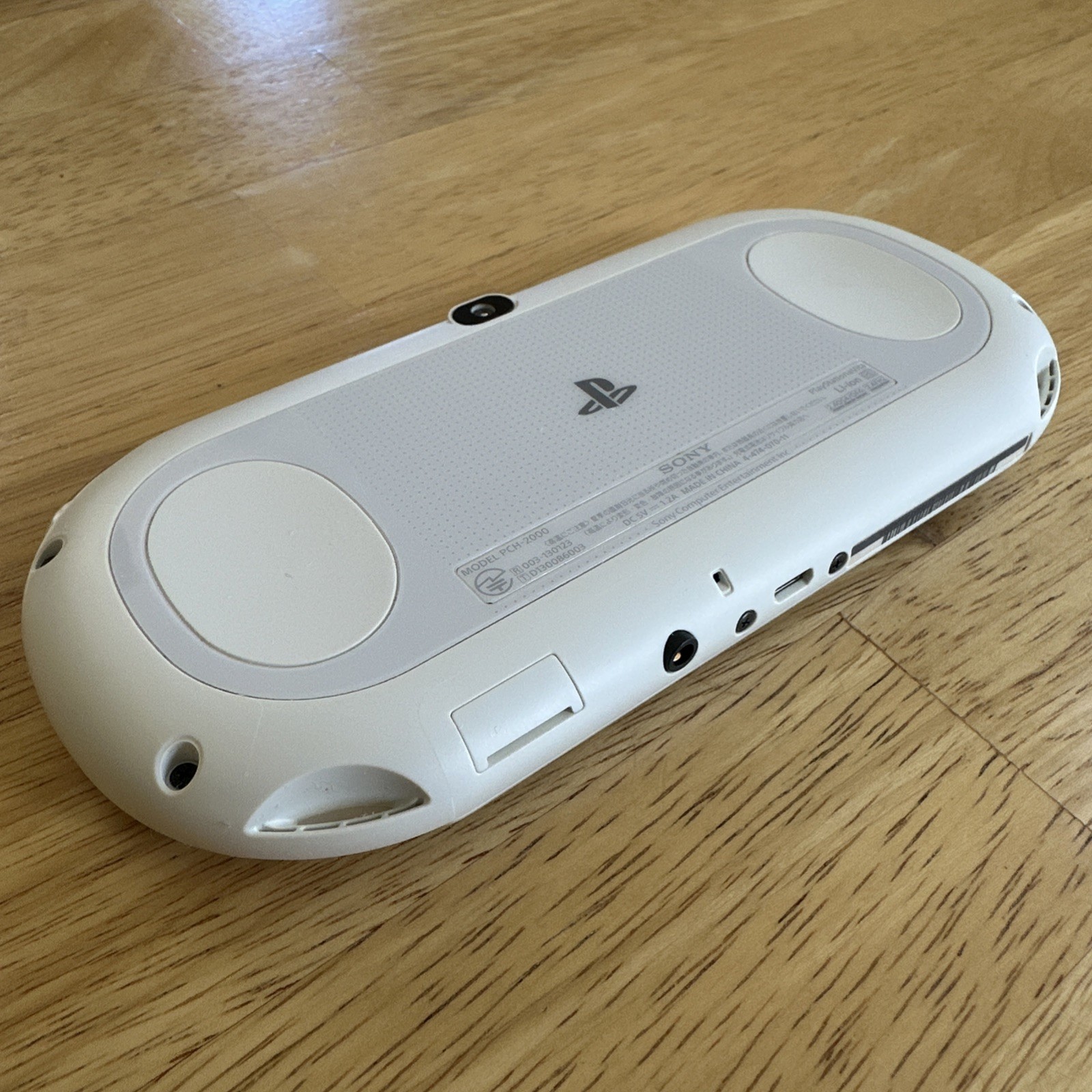 Sony PlayStation PS Vita PCH-2000 White Slim Console Fast Shipping