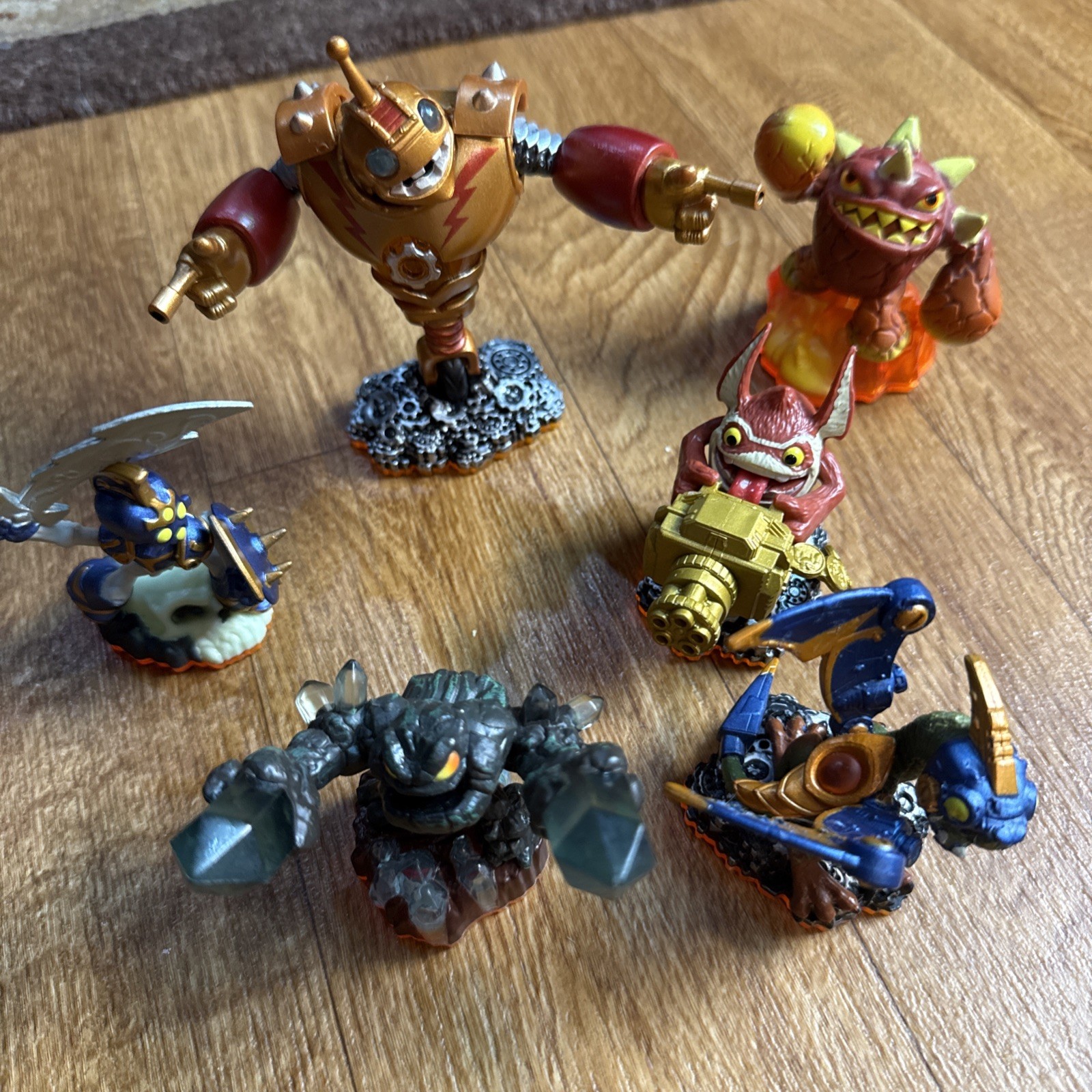Activision Skylanders Giants Wii U Video Game & 14 Figures Bundle & Portal