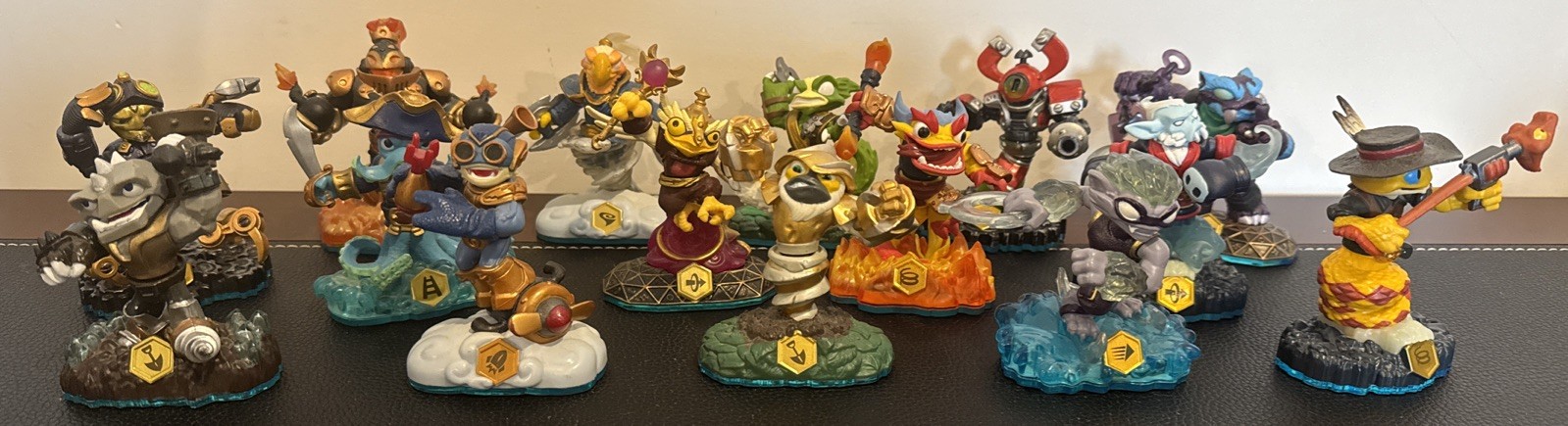 Lot Of 15 Skylanders Swap Force Swappable Activision Character Figures.