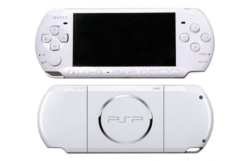 Sony PlayStation Portable 3000 System- White/Silver (Japan Import)[PSP3000 Slim]