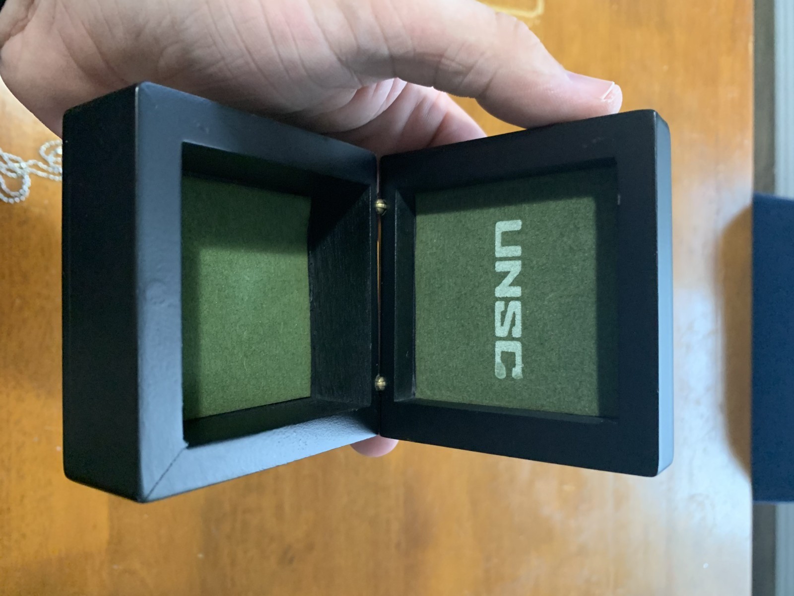 Halo infinite UNSC Dog Tag – GameStop Exclusive – Preorder bonus