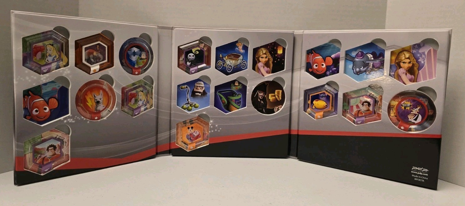 Disney Infinity Power Disc album with 11 Discs