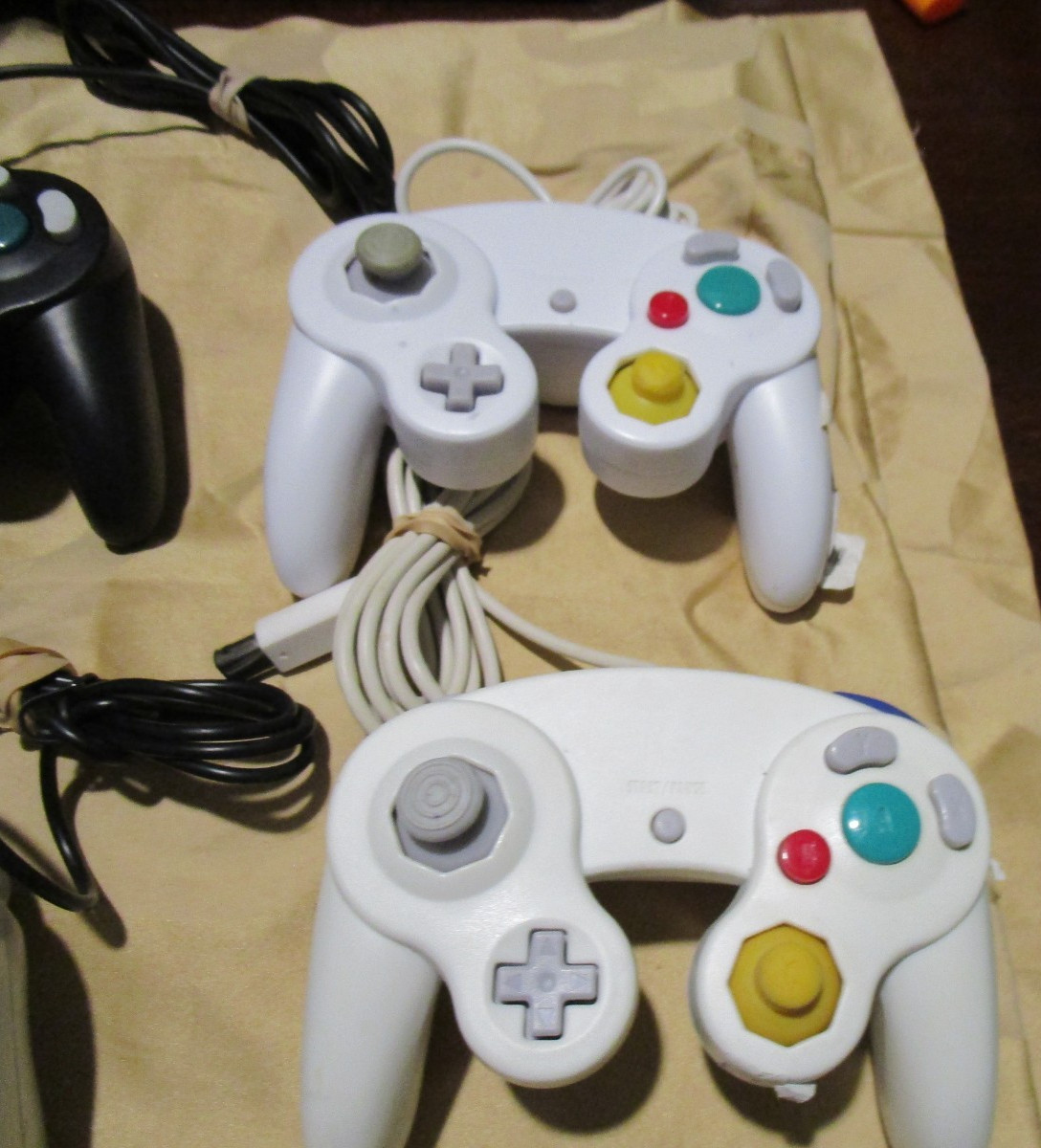 LOT 6 Unbranded Handheld Nintendo Gamecube Controllers White Black Silver Orange