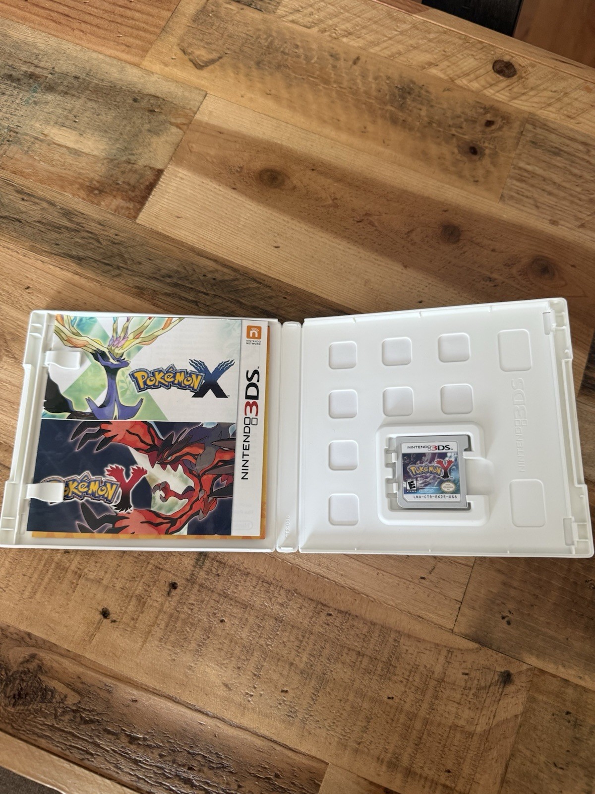 Pokemon Y Case And Cartridge