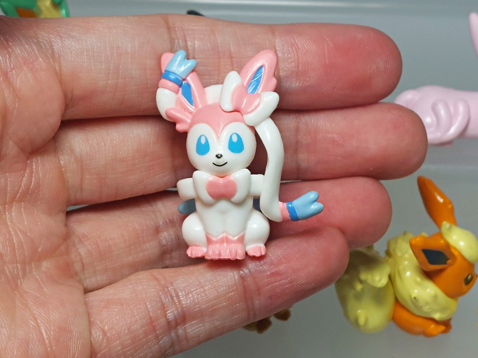 Eeveelution Bikkura? Tamago Pokemon Bath Bomb Figure Sylveon Umbreon 0.8-1.4in