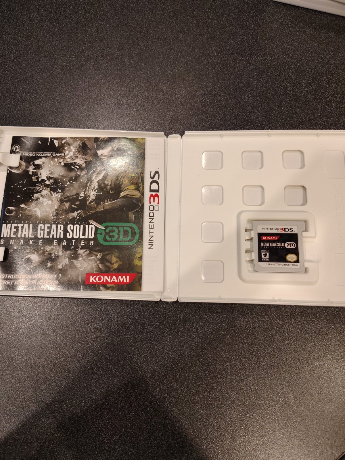 Konami Metal Gear Solid: Snake Eater 3D (Nintendo 3DS) w/ Manual NTSC-U/C (CIB)