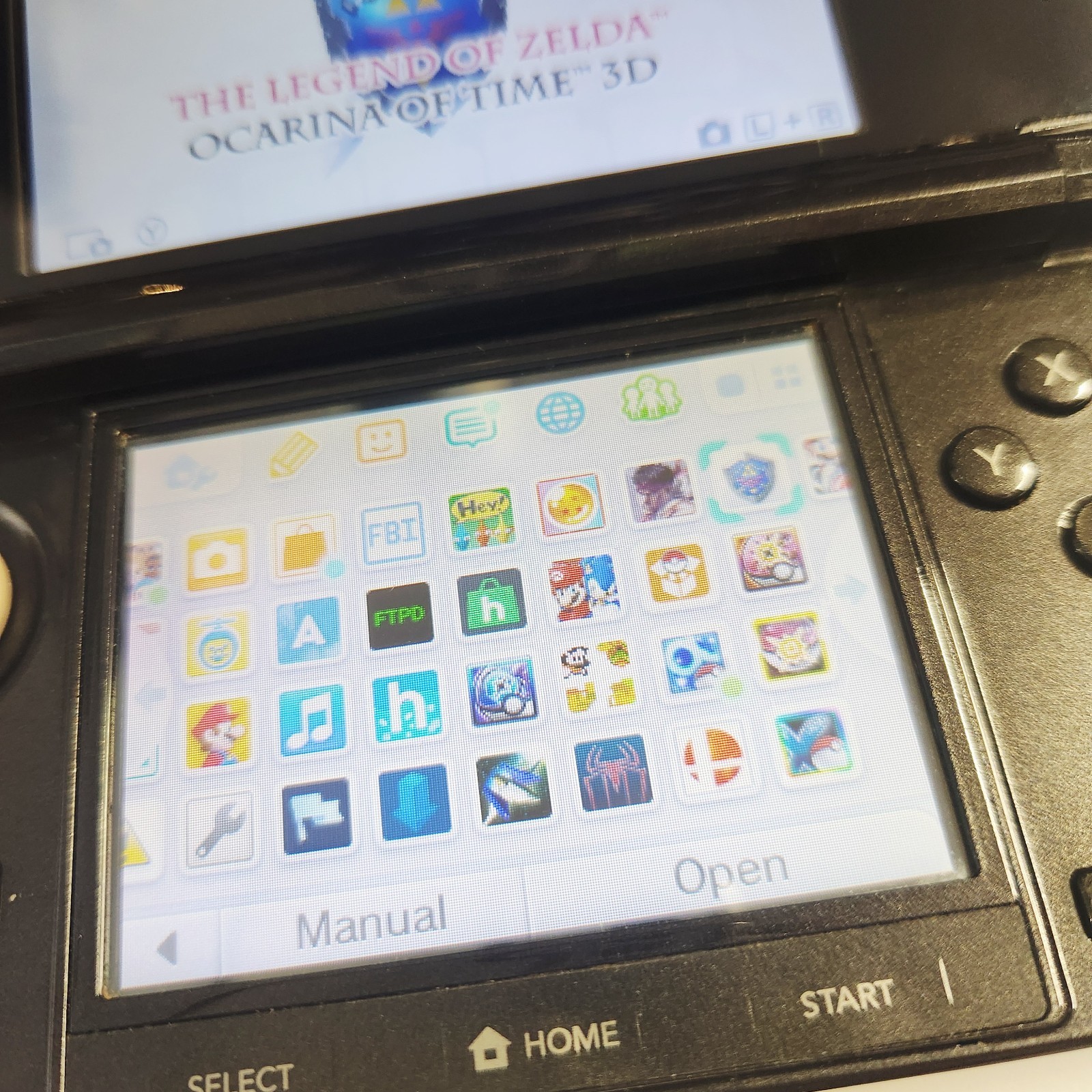 3DS Cosmo Black Handheld System CTR-001 W/GAMES – TESTED