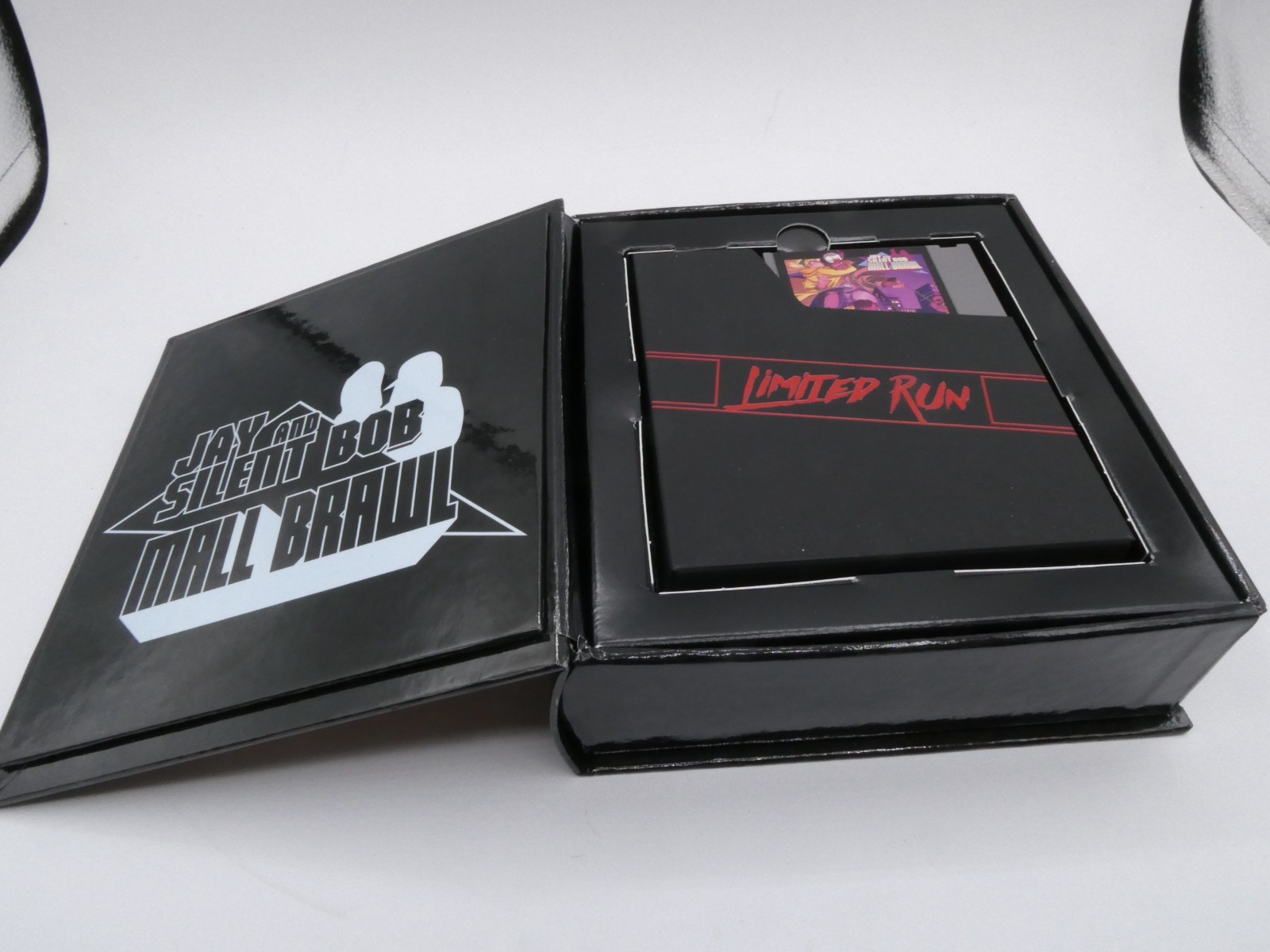 Jay and Silent Bob: Mall Brawl – Premium Collector’s Edition NES – Limited Run