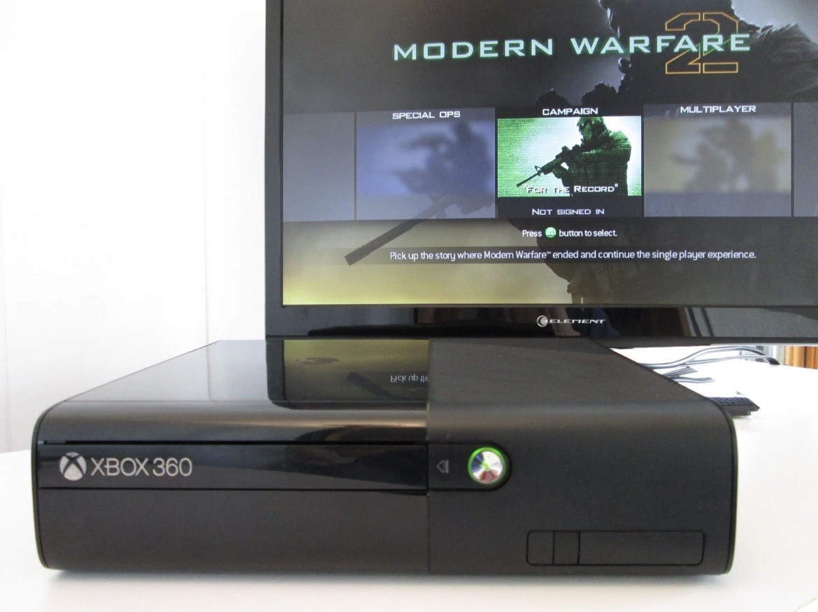 Xbox 360 E 250GB Console with Controller/Kinect/All cords/5 Games/Serviced/Nice!