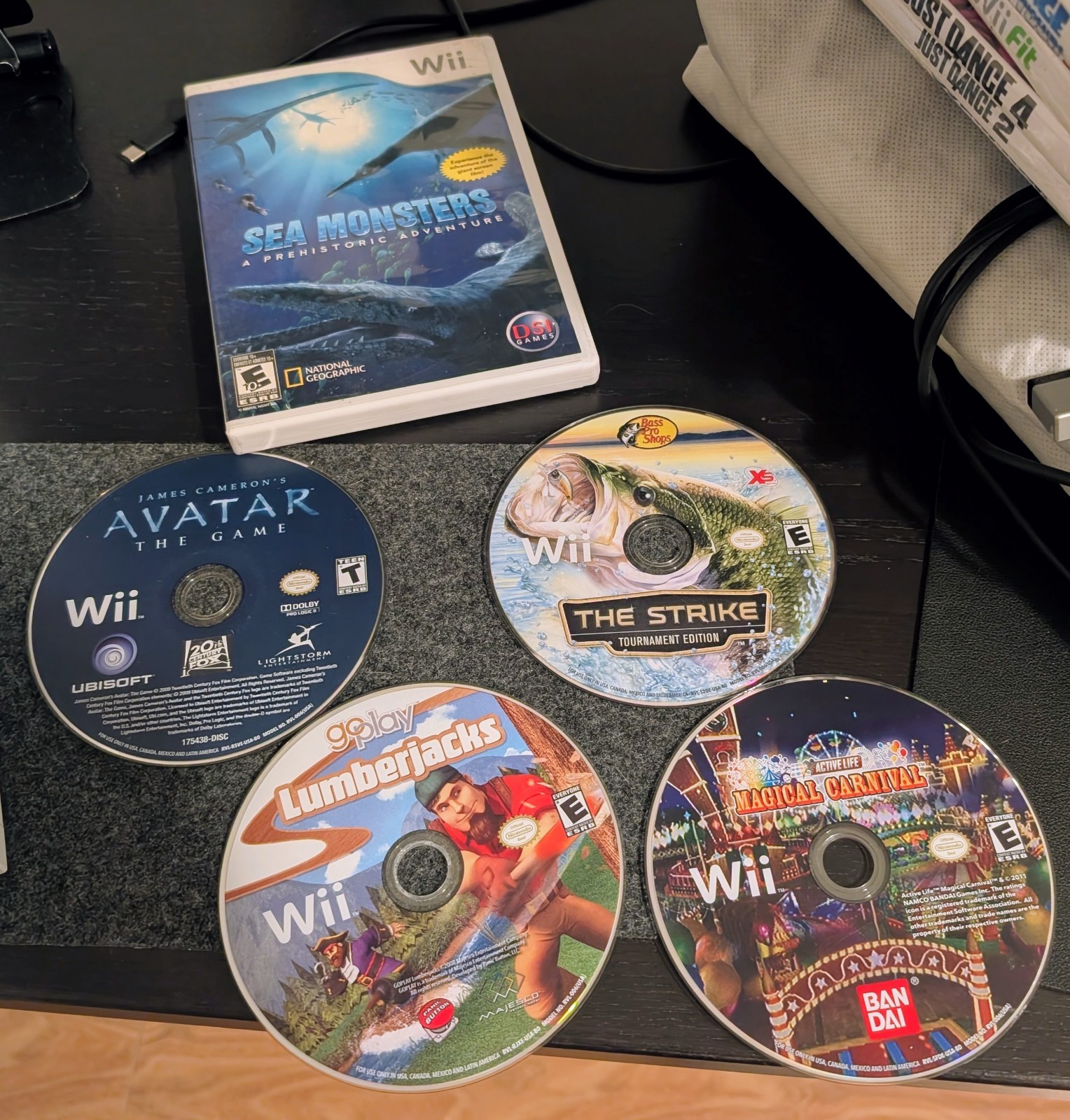 Retro games, consoles handheld DS, desks, accessories