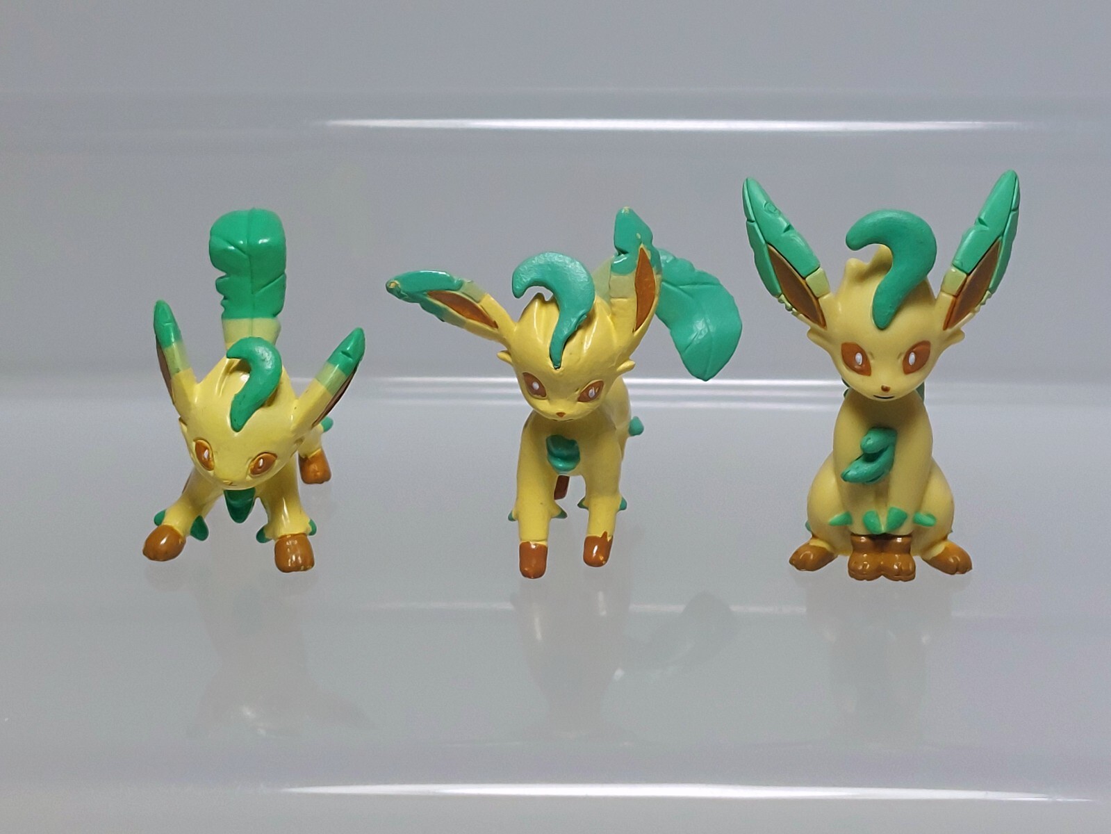Leafeon Pokemon Fusion Battle Mountain & Get Collections Figure T-ARTS 0.9-1.2in