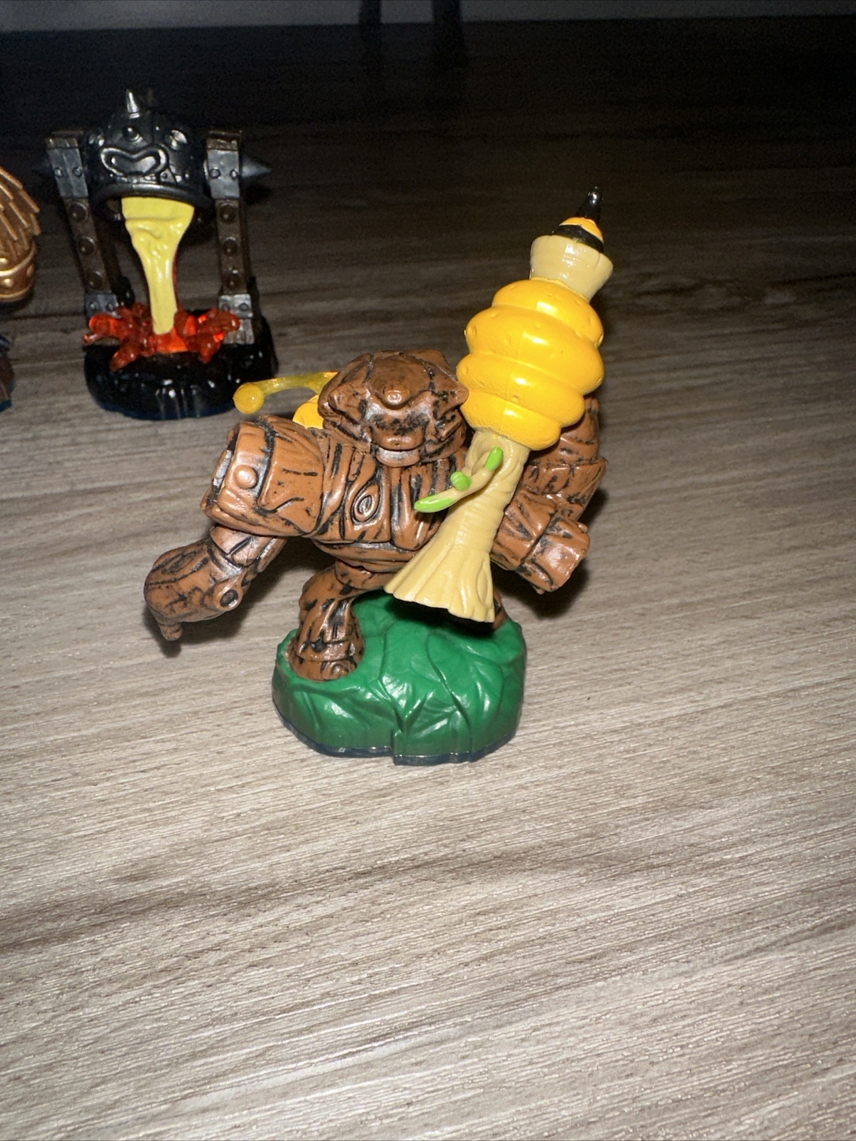 Skylanders Swap Force Fiery Forge Battle Pack Bumble Blast Knockout Terrain Lot