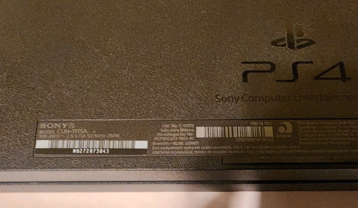 Sony PS4 W/New Controller & 4 Games CUH-1115A 500GB Console Works Great!!