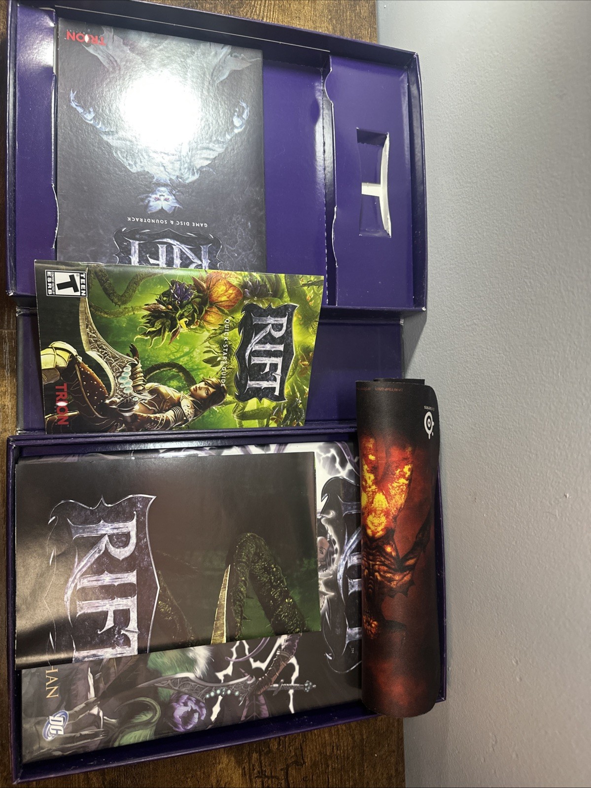 Rift Collectors Edition Pc 2011 Complete In Box with Artbook and Soundtrack