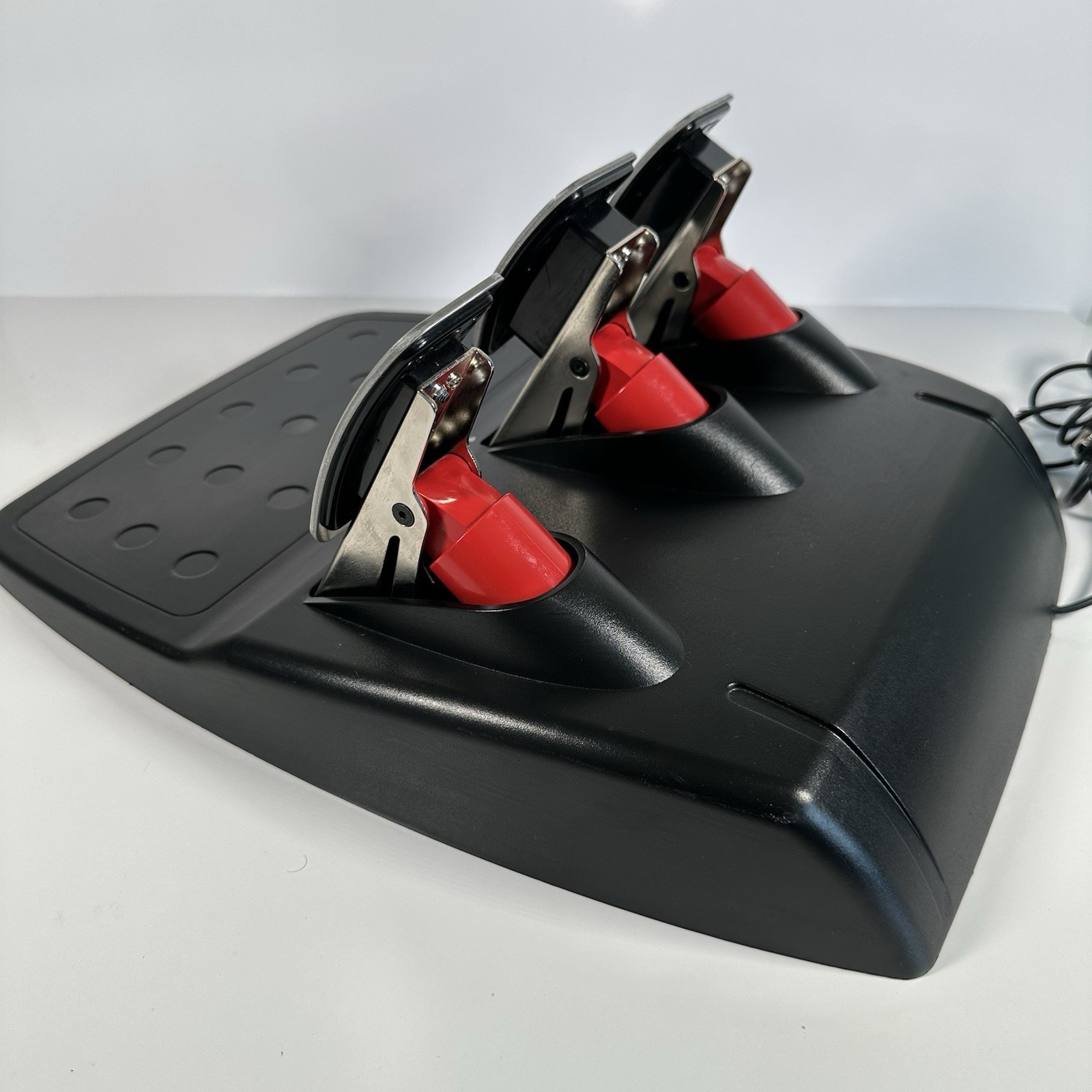 Logitech G920 Driving Force Racing Wheel/Pedels – Black – Fully Tested Working