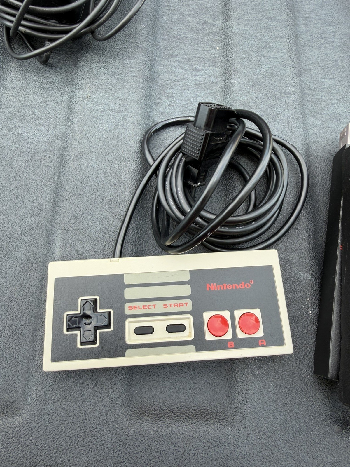 Nintendo NES Console System w/ controller, Tv hookup, Original AC Adapter Games
