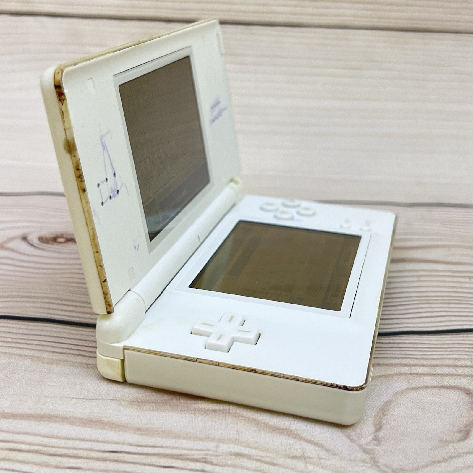 Nintendo DS Lite Handheld Game Console USG-001 Powers On for Parts Repair AS-IS