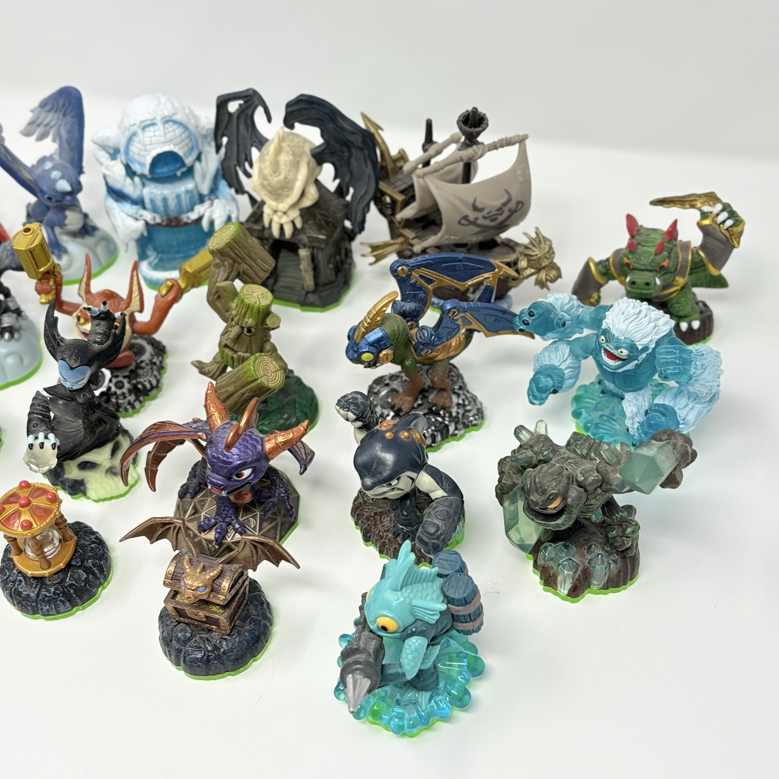 LOT OF 23 Skylanders Spiro’s Adventures Activision 2011 Action Figure Collection