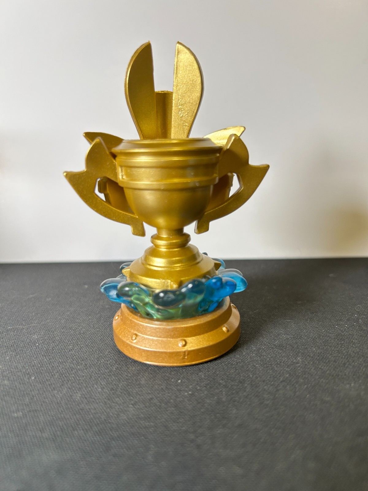 Skylanders Superchargers Golden Queen Sea Trophy Figure