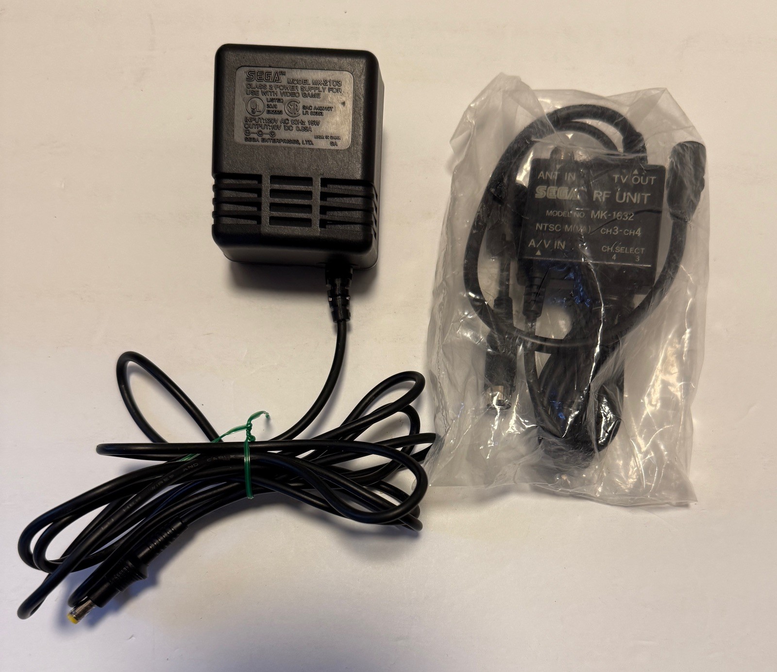 Sega Genesis System Console MK-1631 Video Game System w/ RF Connector