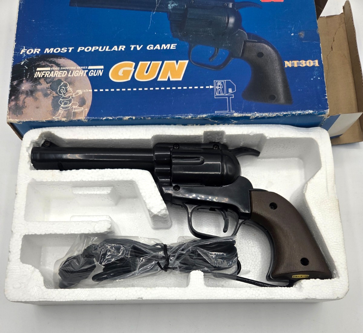 RARE VTG Video Shooting Series Infrared Light Gun NT301 (Nintendo/Famicon?) READ