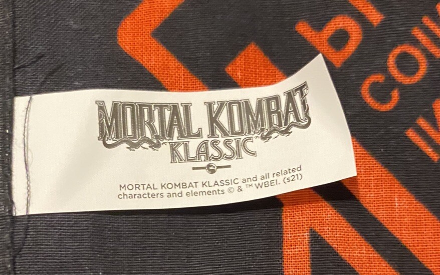 Mortal Combat Victory Bandana Loot Crate Exclusive 22″ x 22″ Red & Black