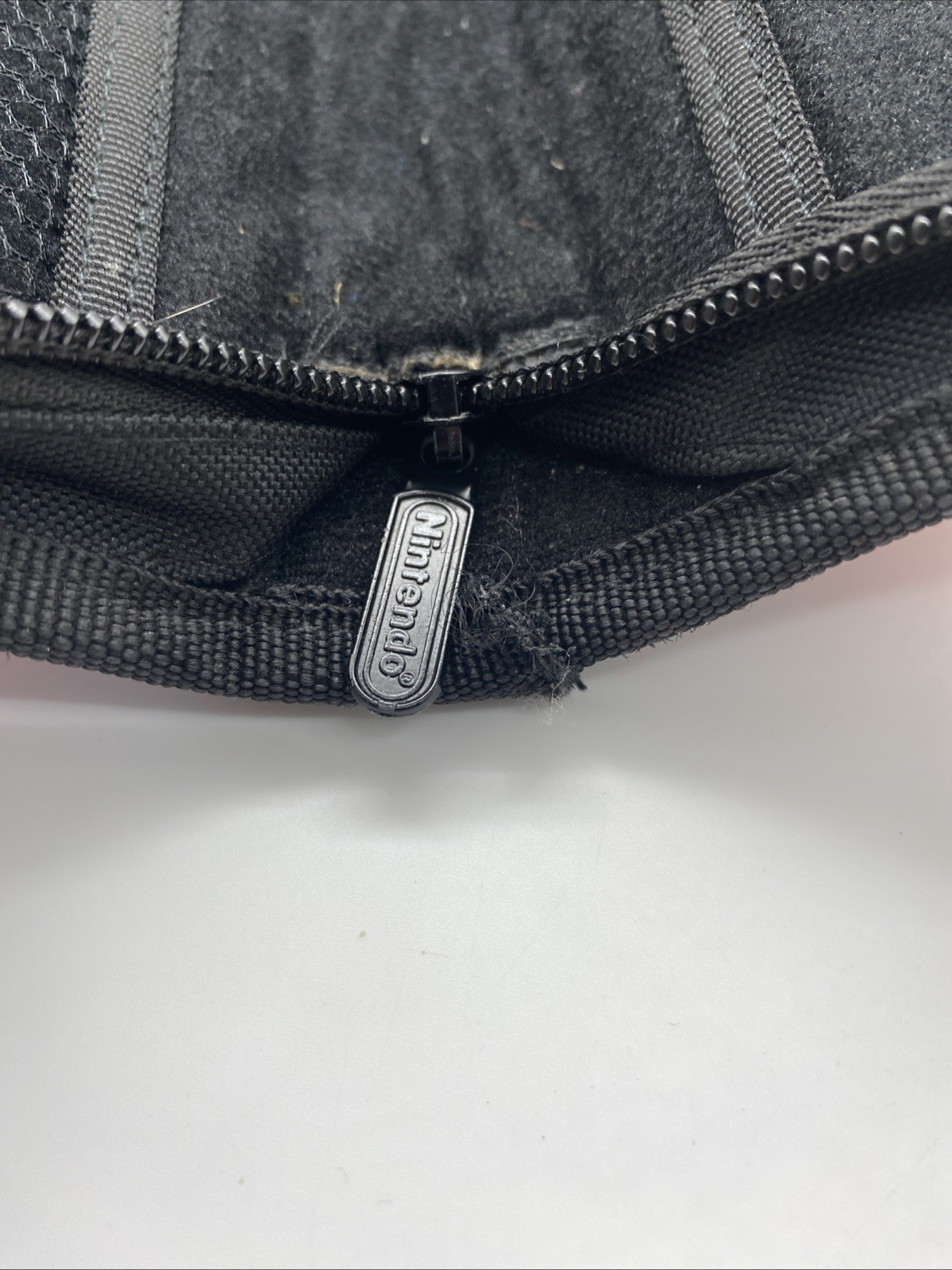 Nintendo DS Padded Nylon Travel Zippered Carrying Case Red Black Console Bag