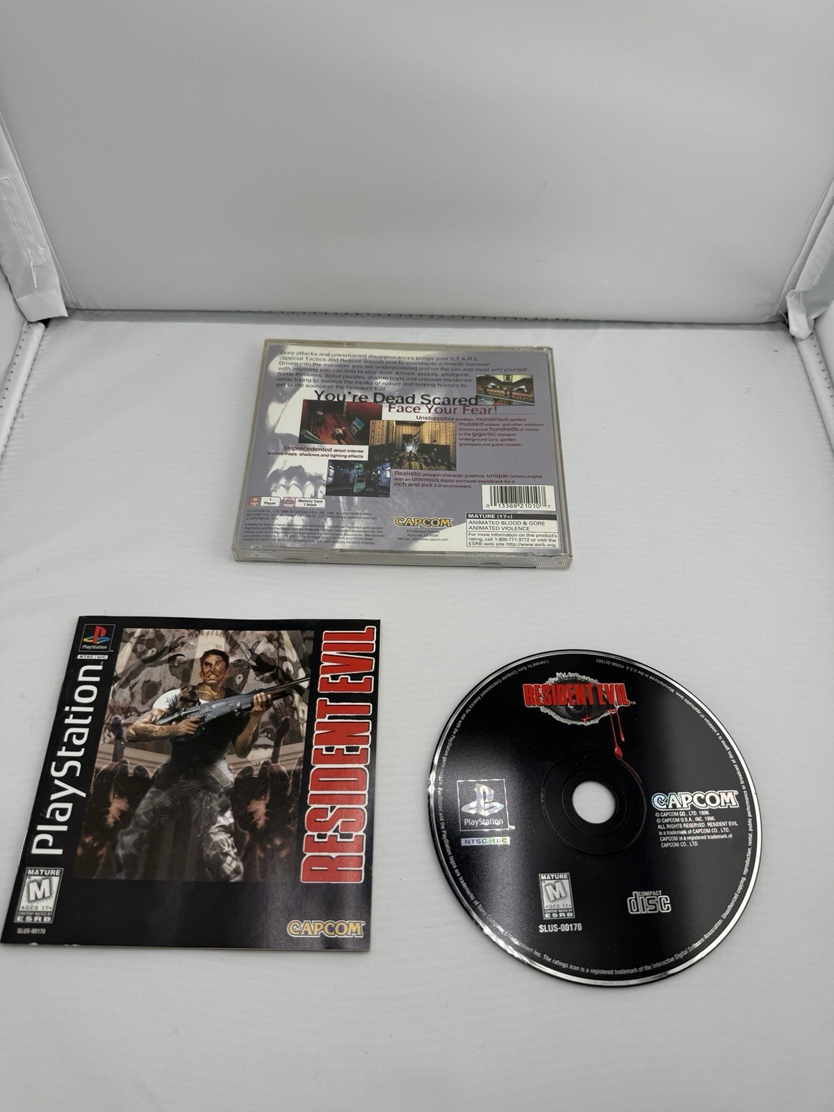 Resident Evil (Sony PlayStation 1, 1996) Black Label CIB W/ Reg Card Variant