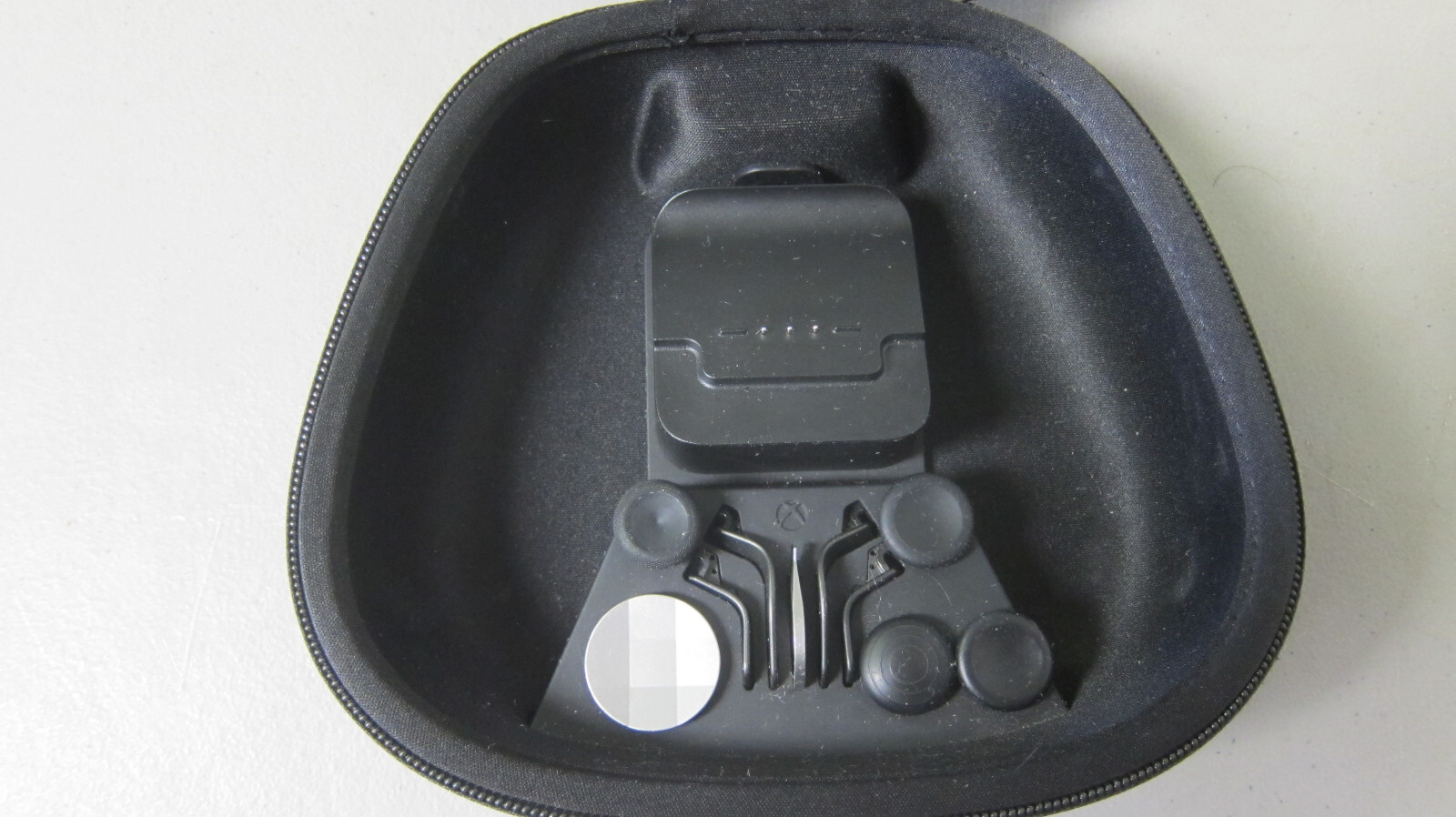 Xbox One Elite Controller Case W/ INTERCHANGEABLE PARTS – FREE SHIPPING