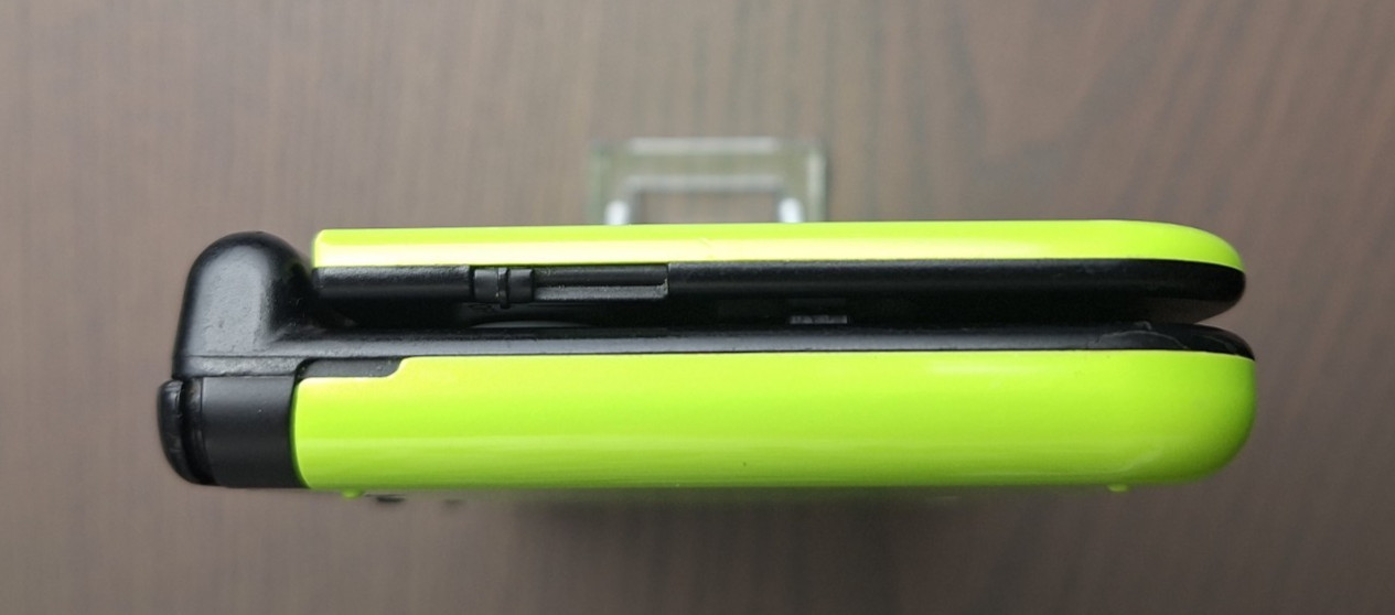New Nintendo 3DS XL Lime Black | Charger + 32GB SD Card | Region Free