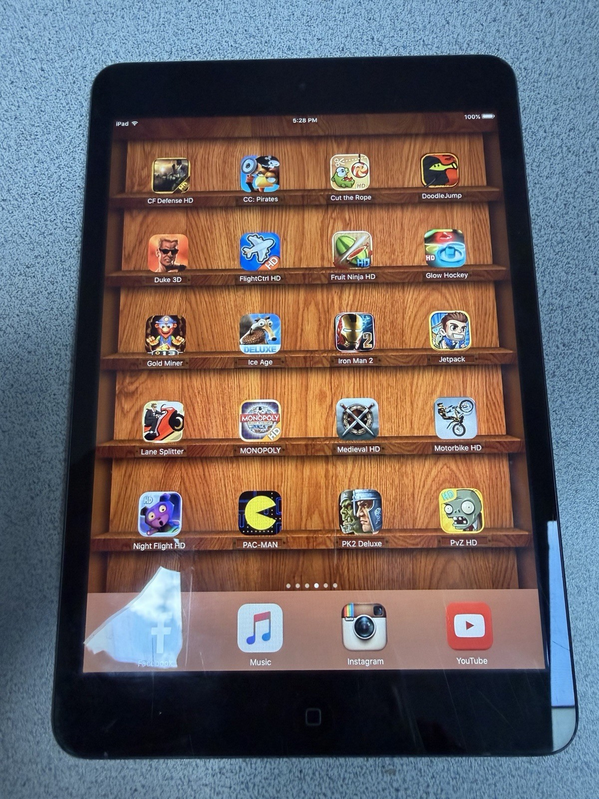 iPad Mini 1st Gen 32GB Infinity Blade Icewin Dale Baldur’s Gate Bully