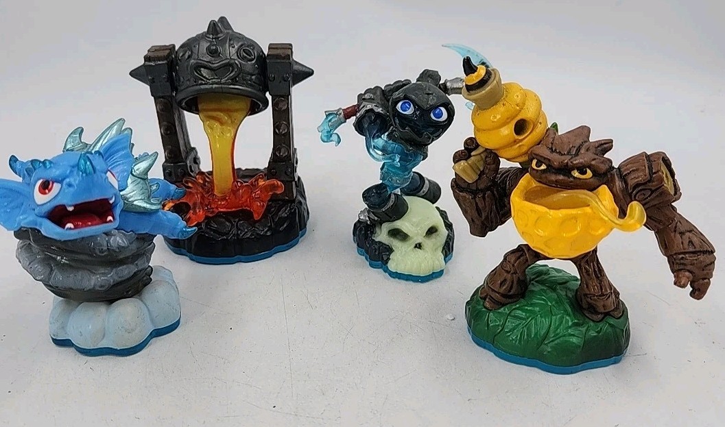 Activision Skylanders Lot Of 4 A2139A , A3137A, A0142A, A3137A
