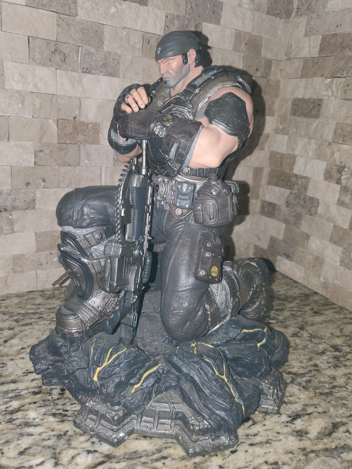 Gears of War 3 Marcus Fenix Collectors Figure Limited Edition Statue Epic Games