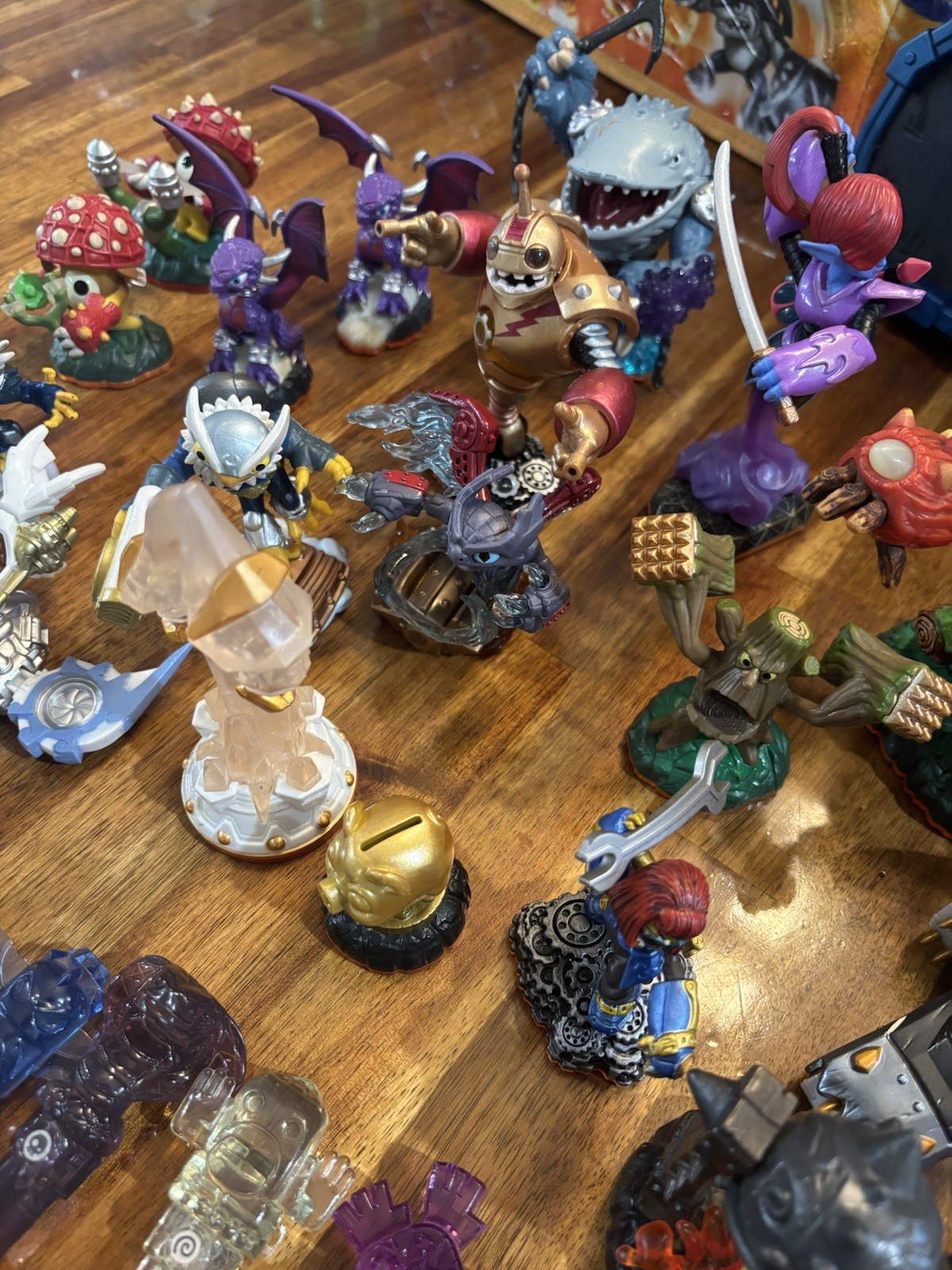 Huge Skylanders Lot – Figures, Traps, Portal, Case & Expansion