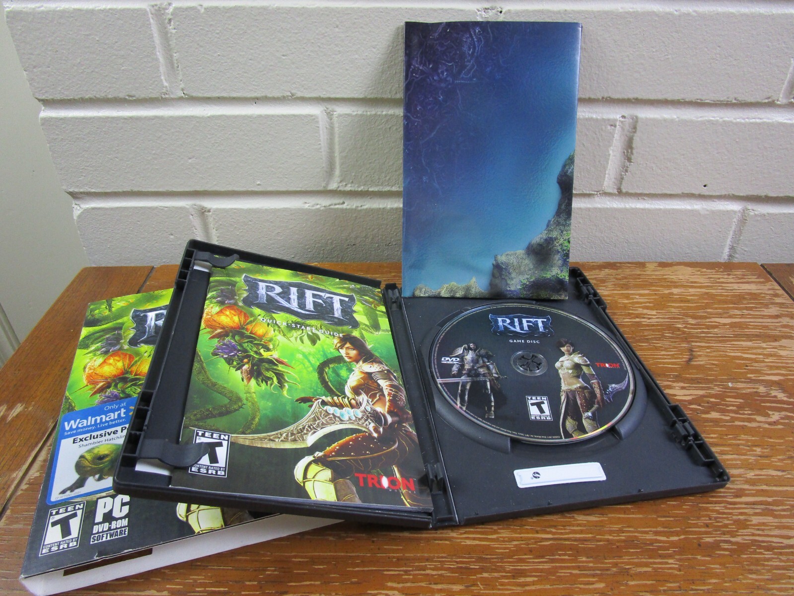 VTG CD-Rom PC Game Lot (4) : Defiance, Star Wars Old Republic, Dragon Age, RIFT
