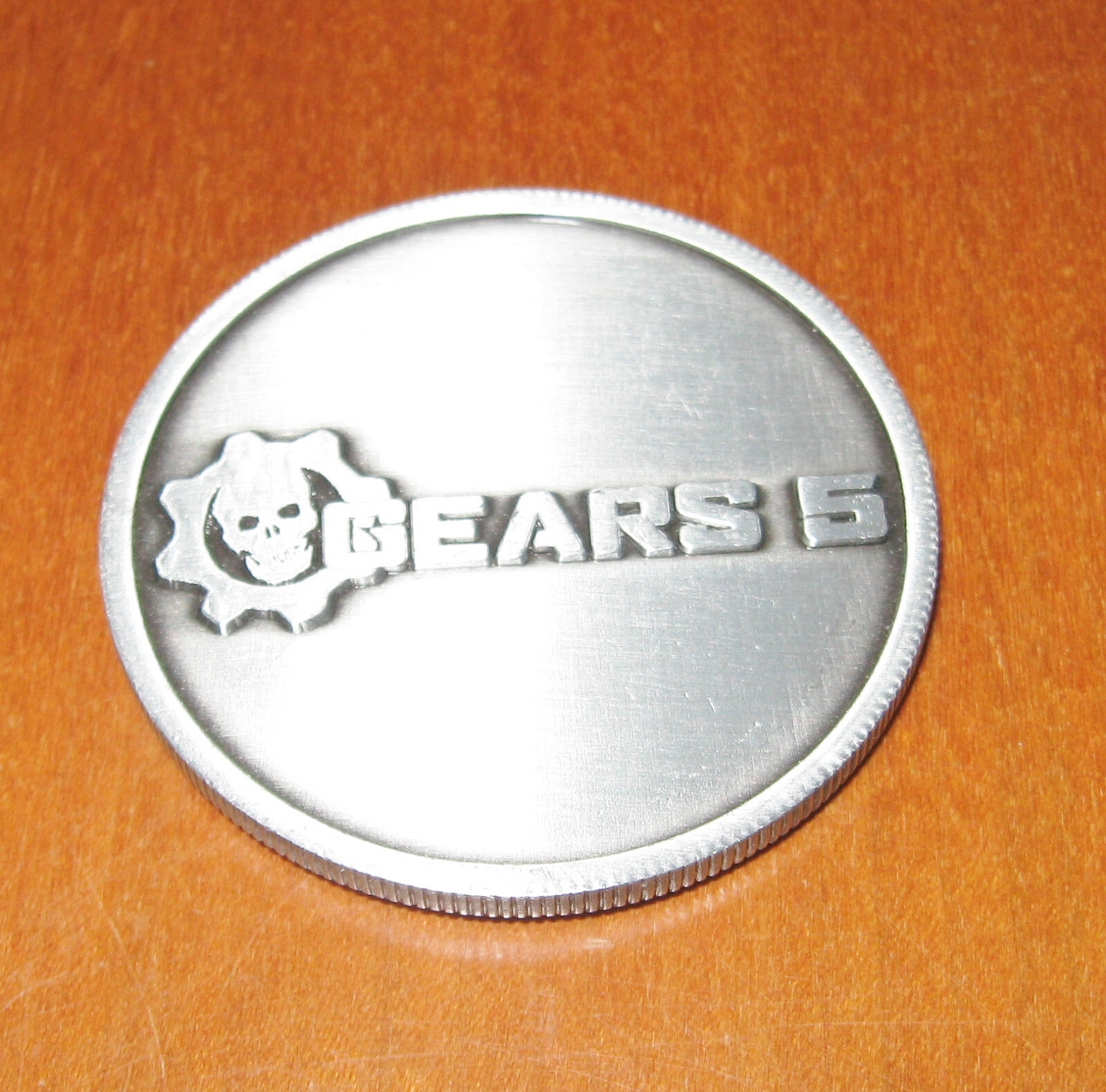 Gears of War 2 Fabric & Gears 5 Challenge Coin Hybrid Skeleton Scorpion Image