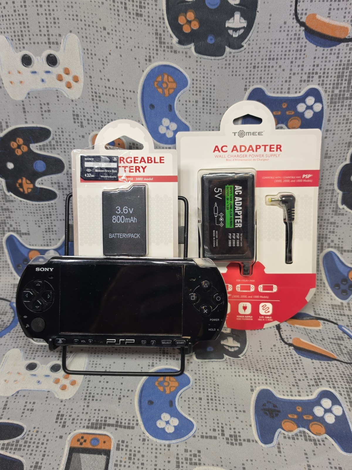SONY PSP 3000 Black Console With 32MB MEM CARD/NEW BATTERY/NEW CHARGER TESTED