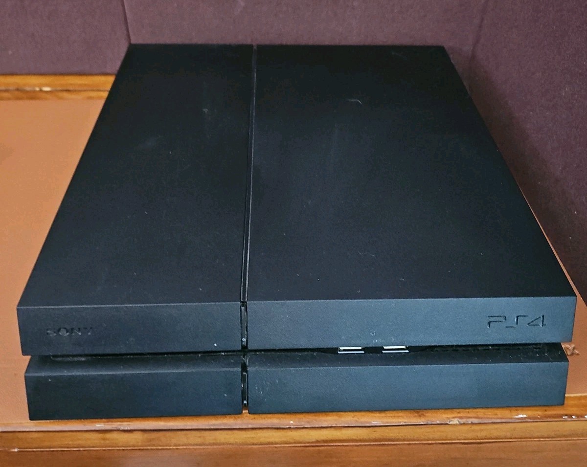 WORKING Sony Playstation 4 500GB PS4 FAT Console 2 Controllers 4 Games CUH-1215A