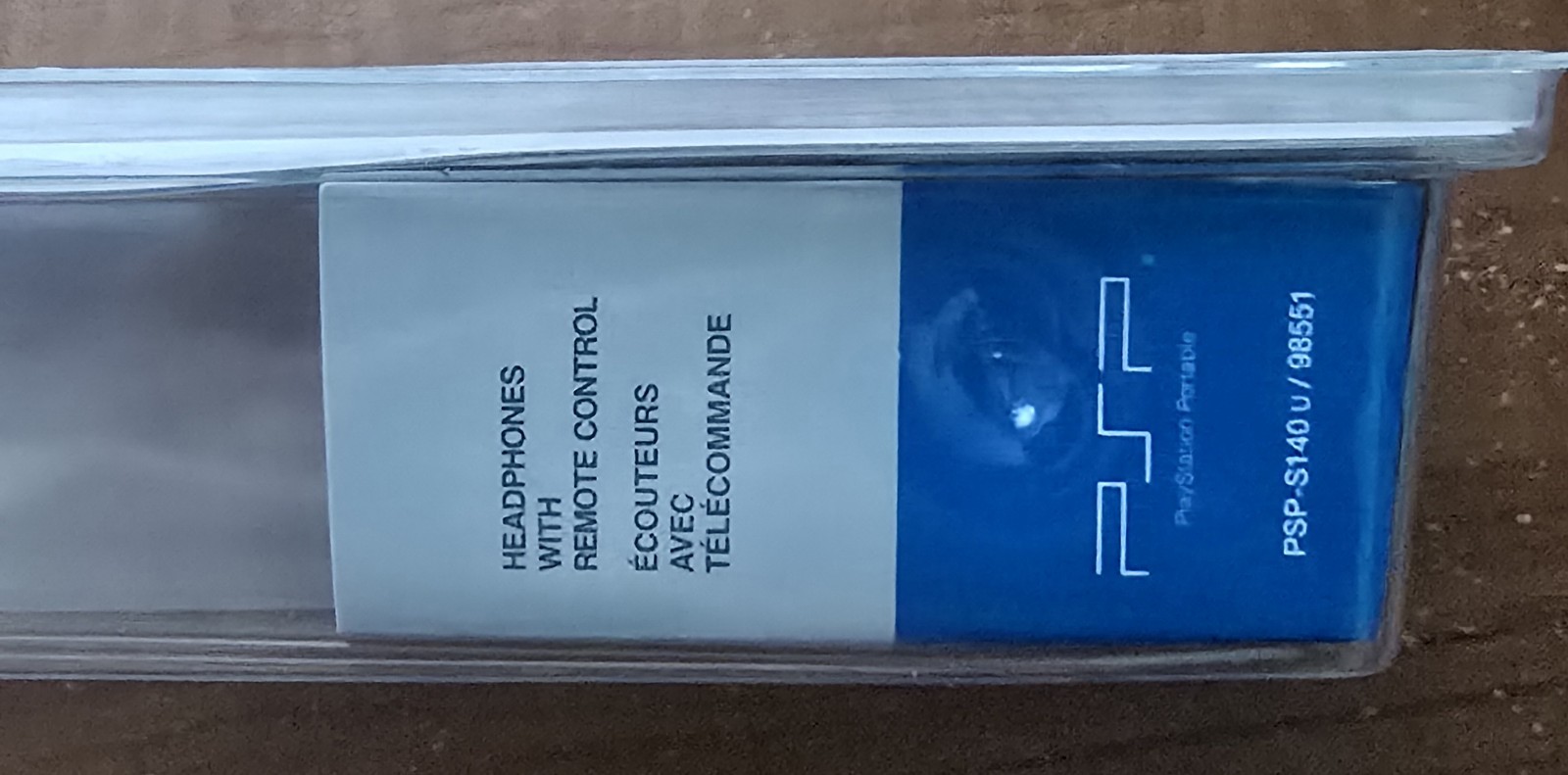 New Sony PSP Earbuds Headphones With Remote Control For PSP-2000 Series Only