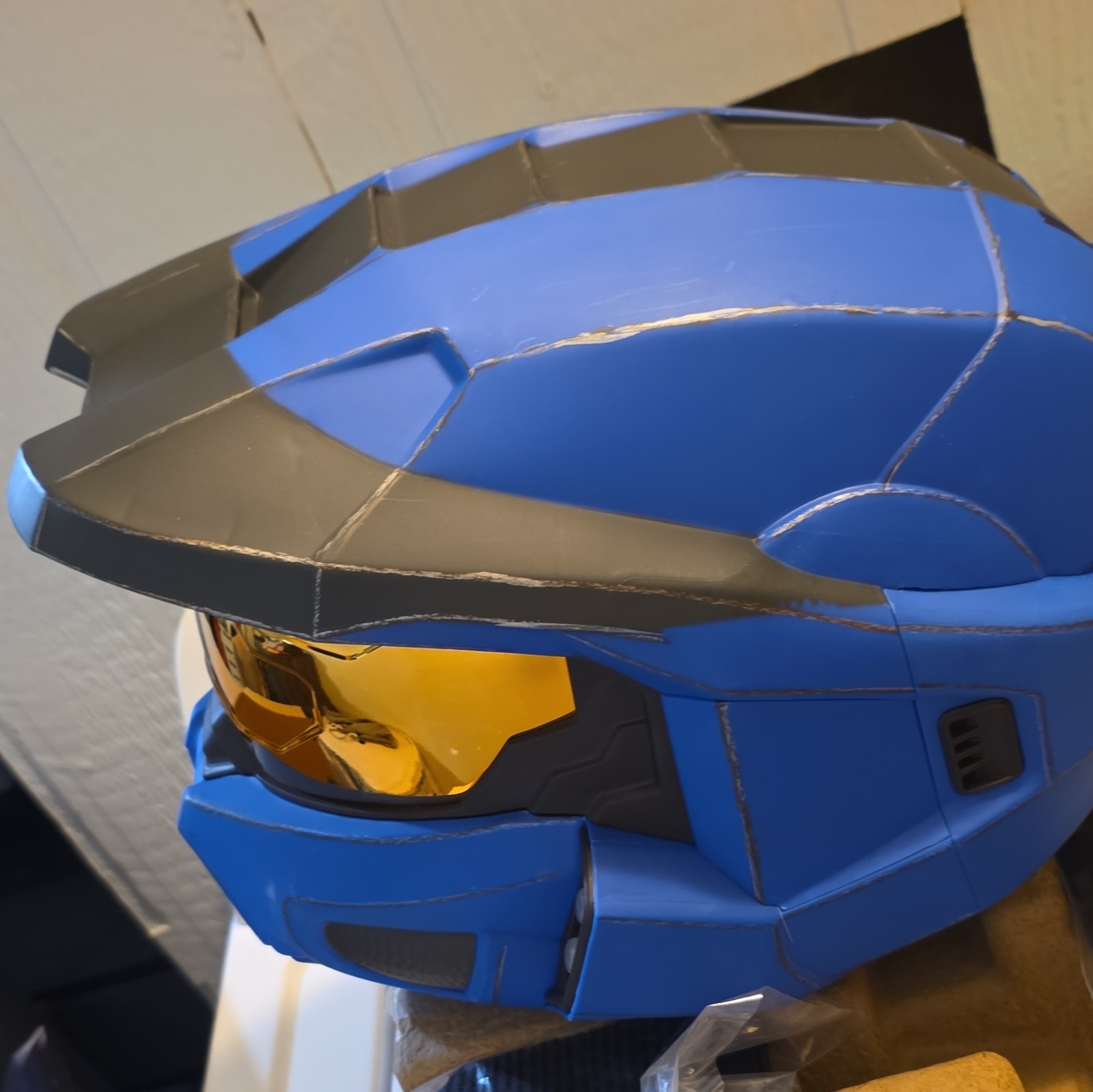 Halo The Spartan Collection Mjolnir War Games Helmet Blue w/ Lights & Stand