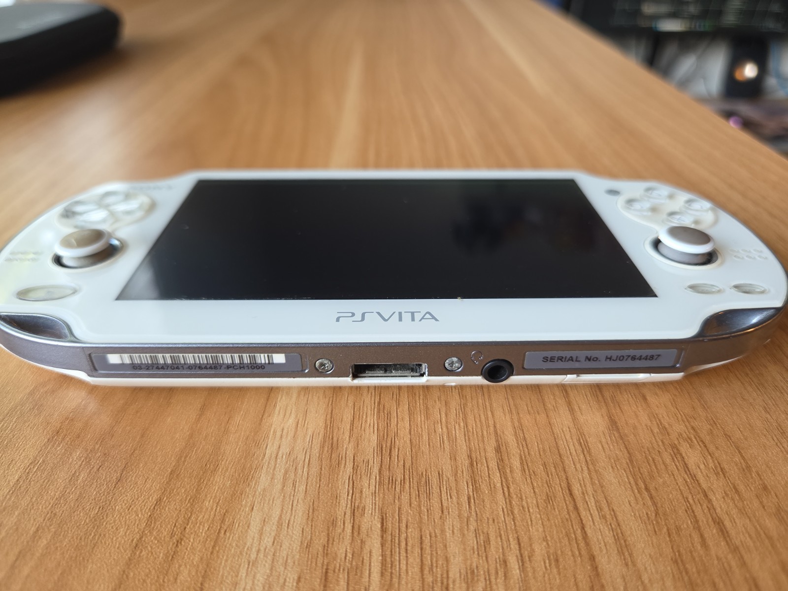 SONY PS Vita PCH-1000 Crystal white W/ Charger