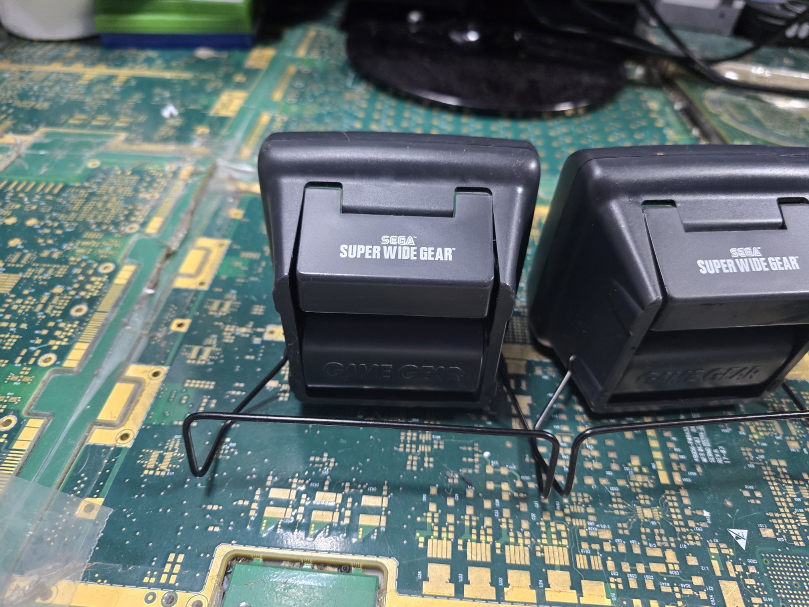 Sega Game Gear EXACT Super Wide Gear Magnifier Attachment x2-Intact w/Scratches