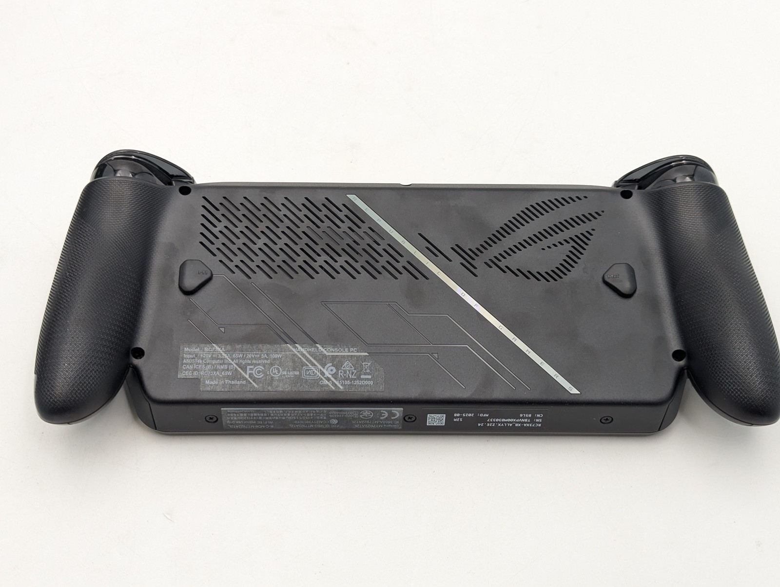 Asus Rog Xbox Ally X 7″ FHD Handheld Gaming 1 TB 24GB RAM Ryzen AI Z2 Extreme