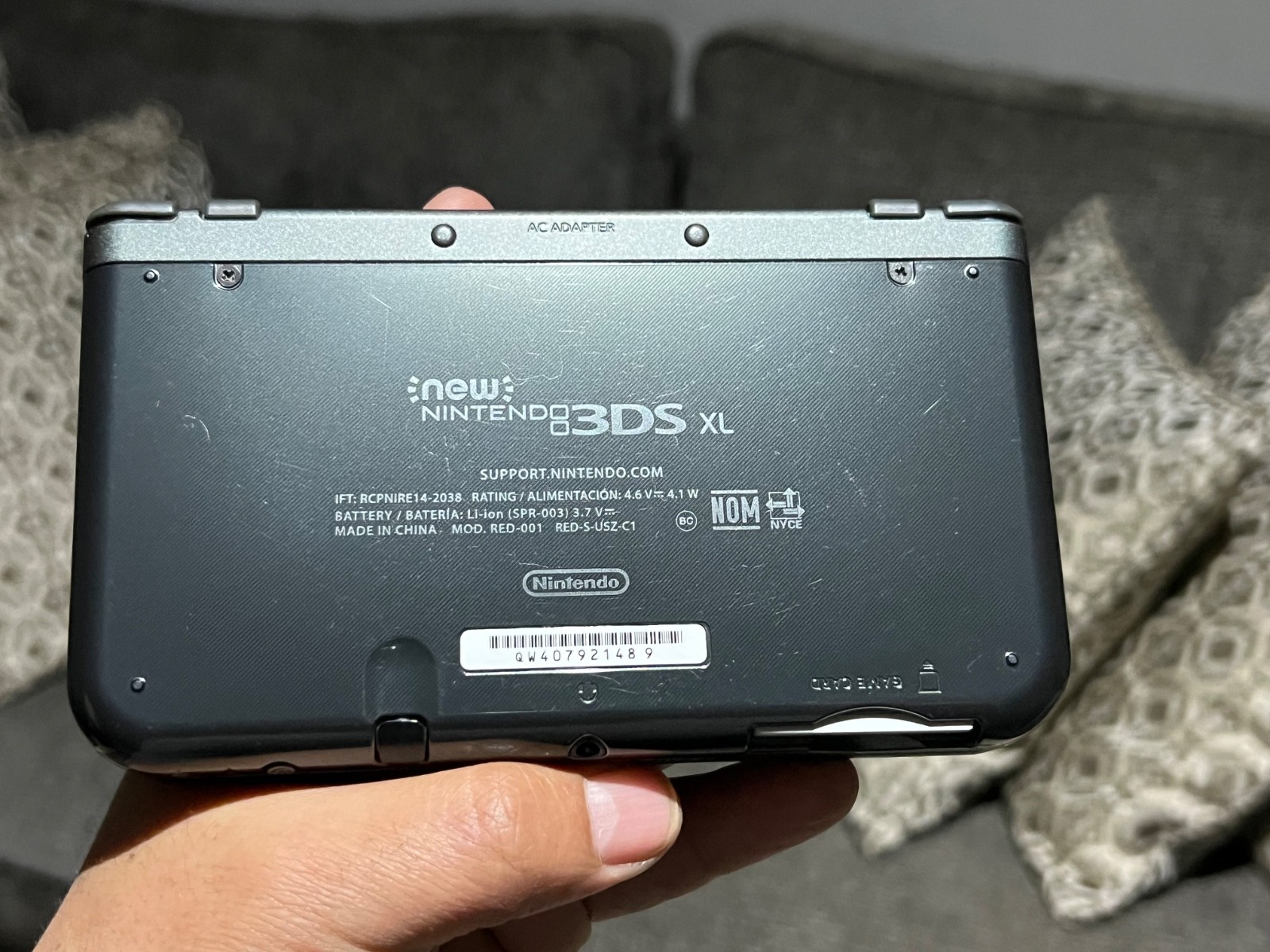 New Nintendo 3DS XL Gray Black Console With Charger and cartridge US Version