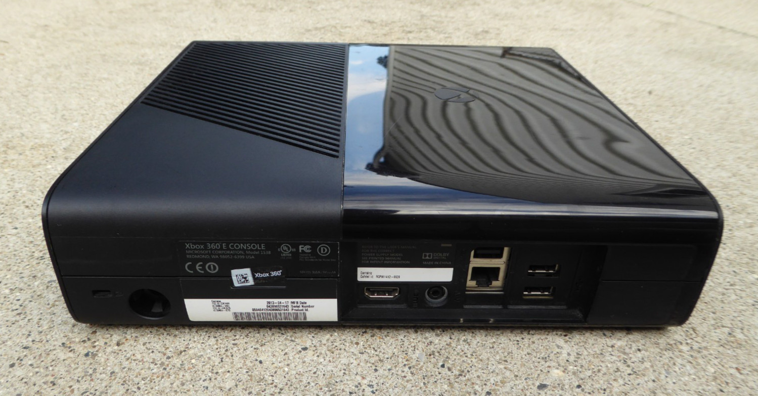 Bundle Microsoft Xbox 360 E 250GB console With, Kinect, Controller Tested