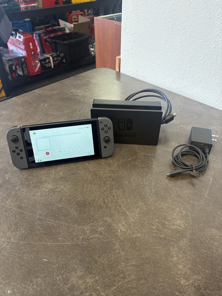 NINTENDO SWITCH HAC-001(-01) WITH GRAY JOY CON DOCK