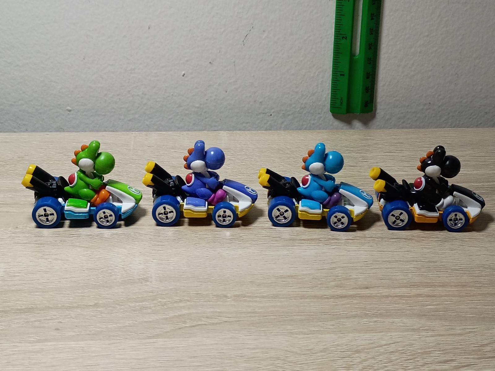 16-PK YOSHI Mystery Egg Super Mario Kart Hot Wheels Pink Yellow Orange Black