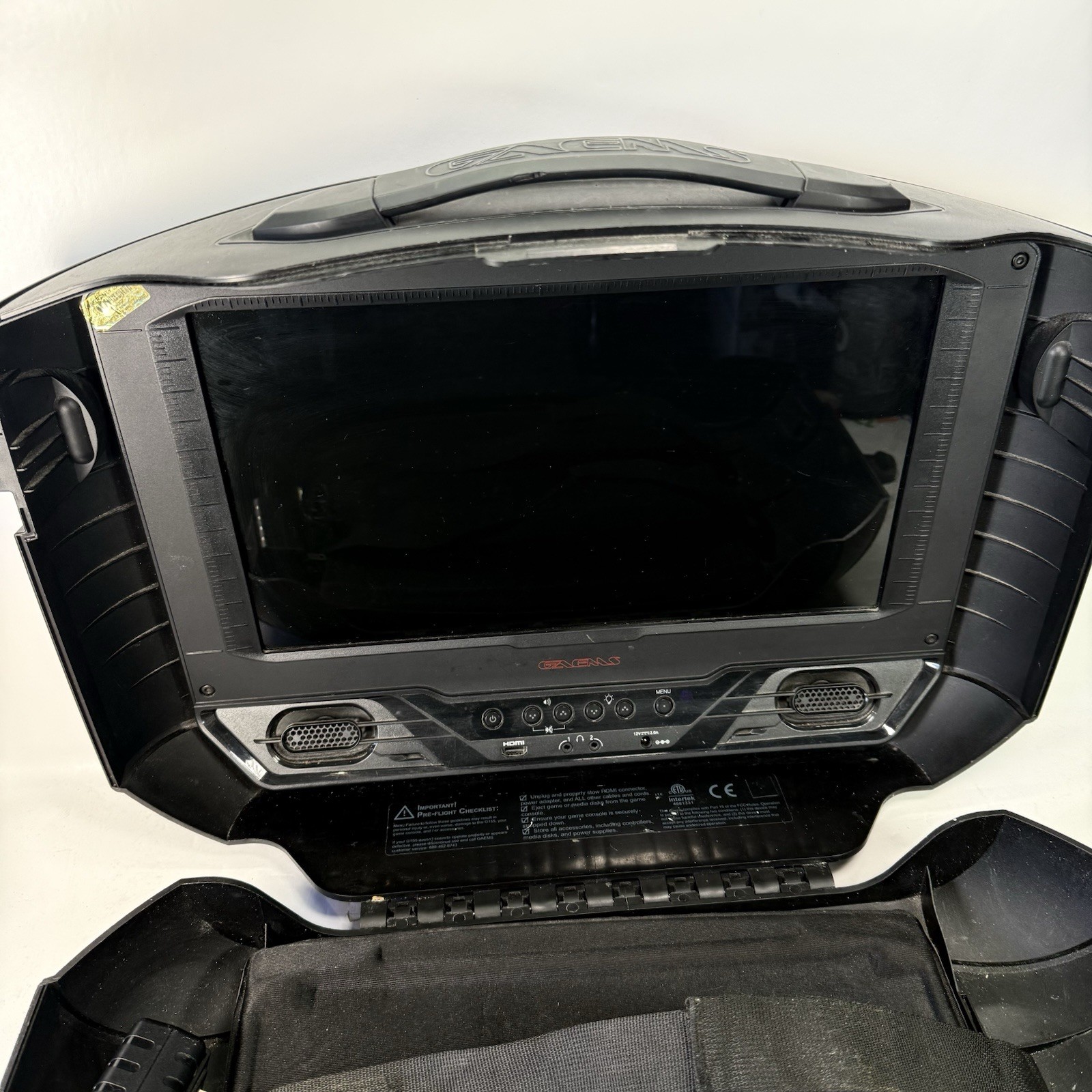 Gaems G155 15.5” Portable Gaming Environment w/ Power Supply | TESTED