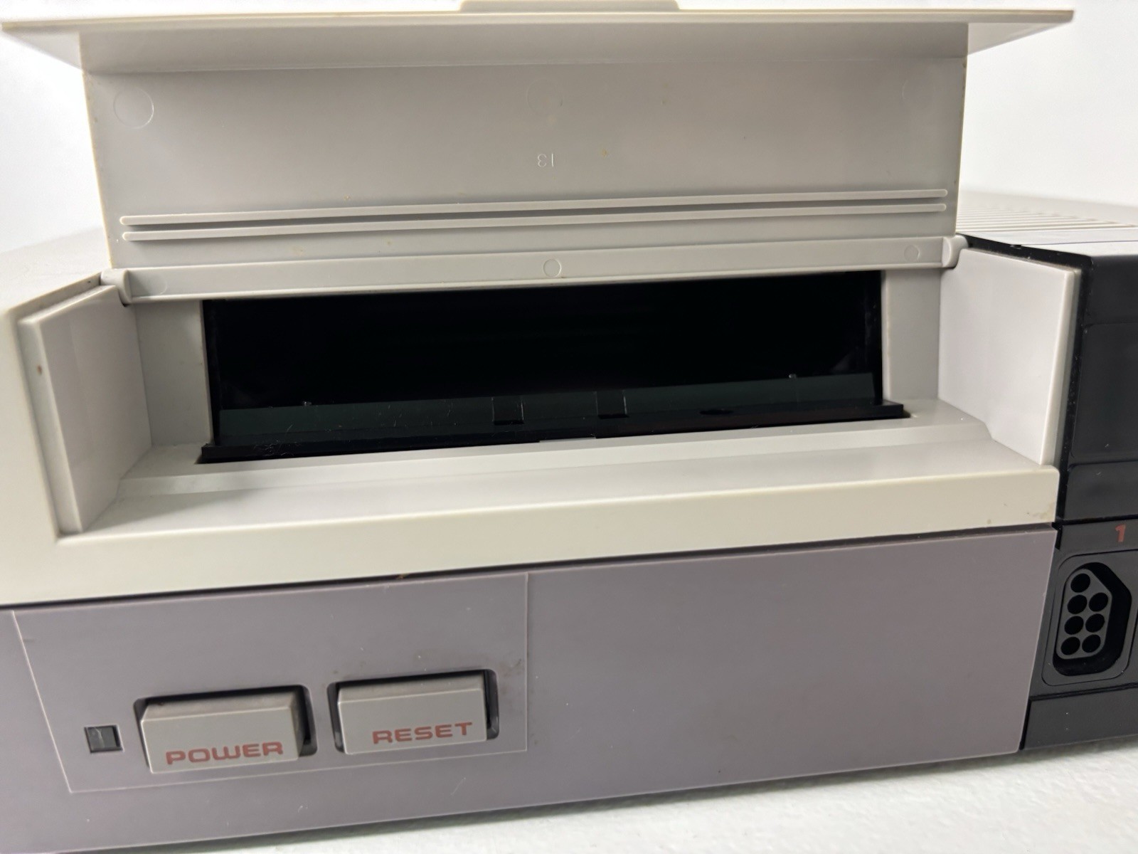 Nintendo Entertainment System Console Bundle with 4 Games NES Lot – Tested