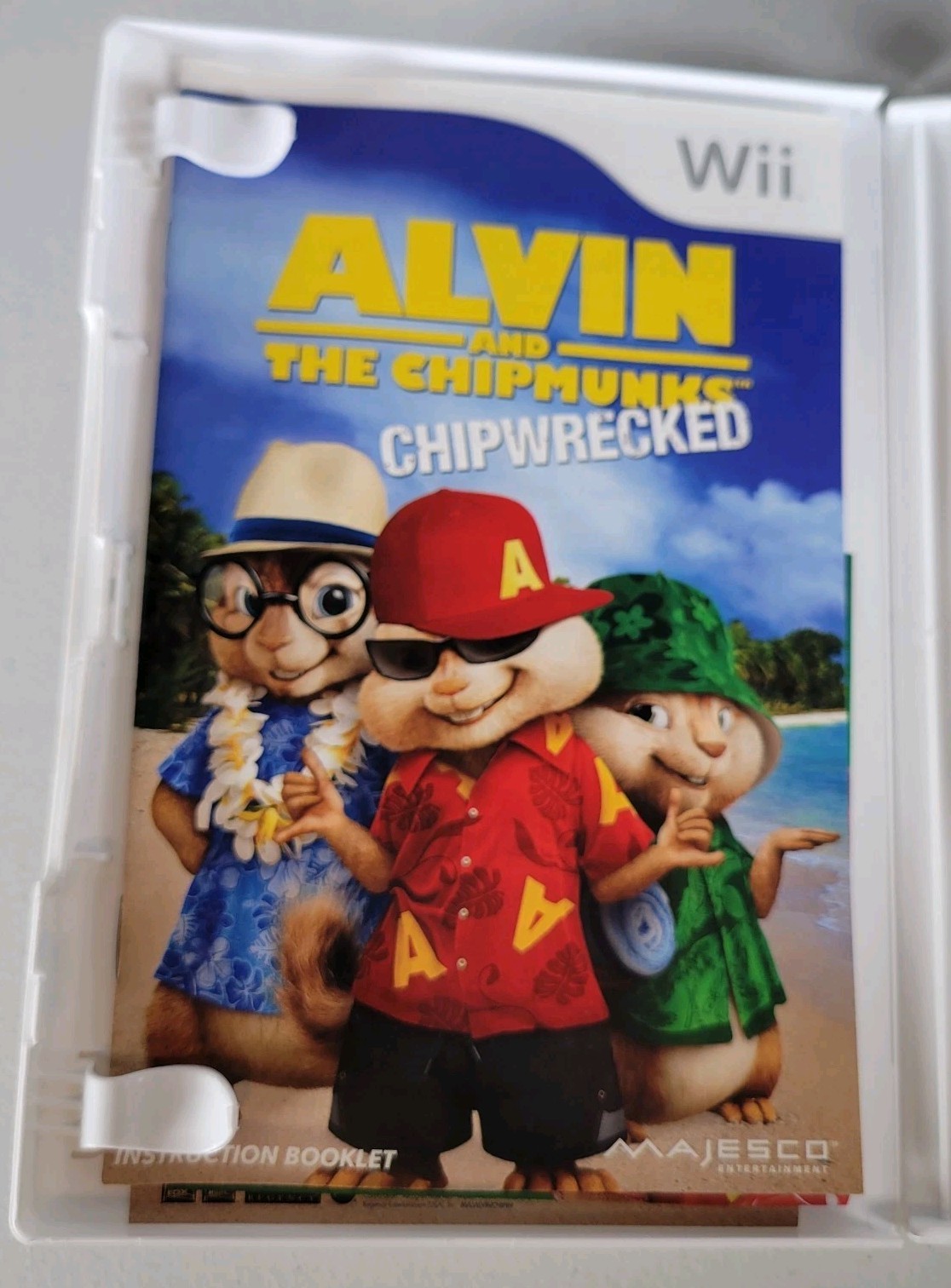 Alvin and The Chipmunks Chipwrecked (Nintendo Wii) Complete w/Case & Manual